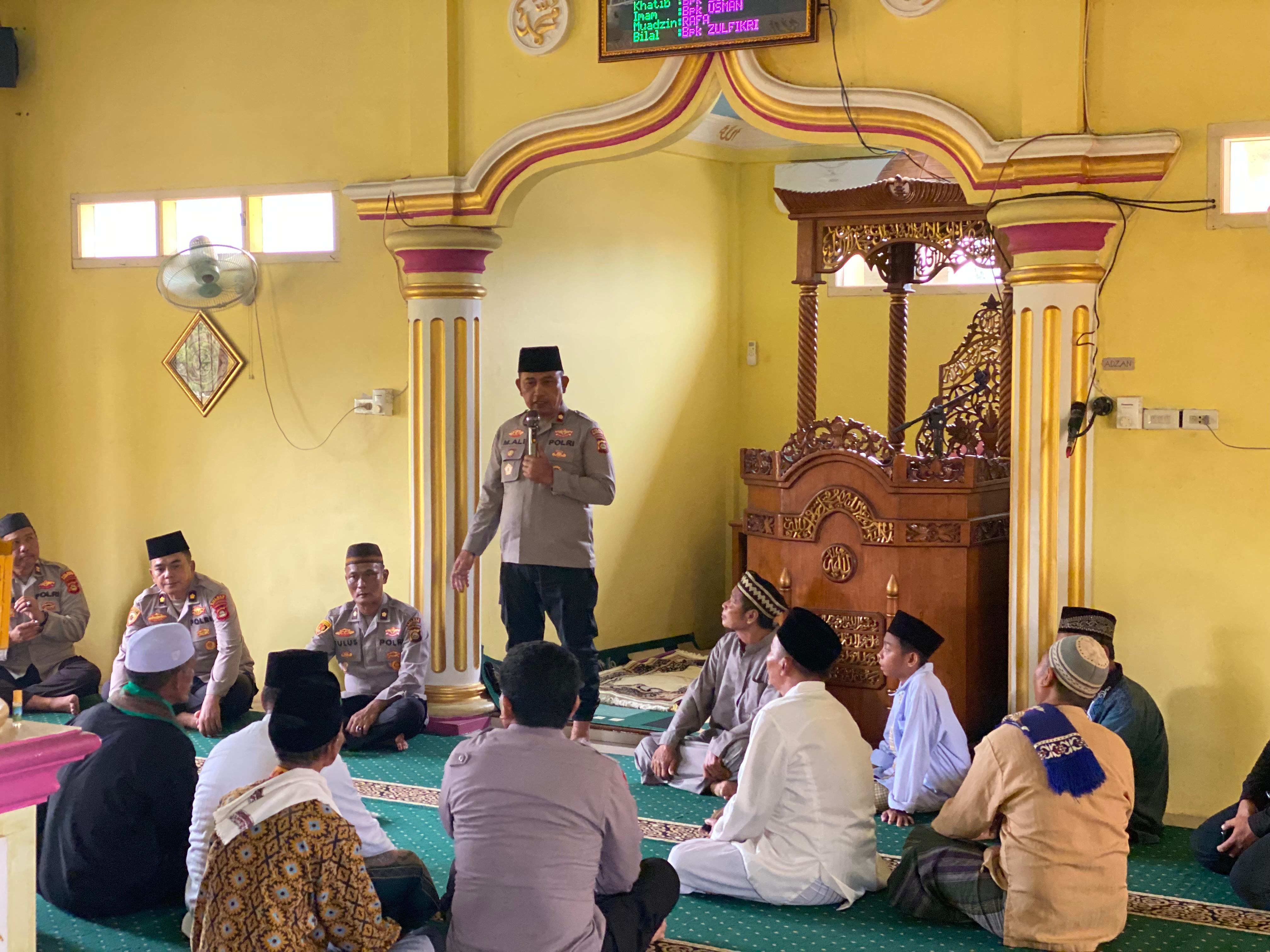 Polres Banyuasin gelar Jum'at keliling perkuat silaturahmi dan pesan Kamtibmas